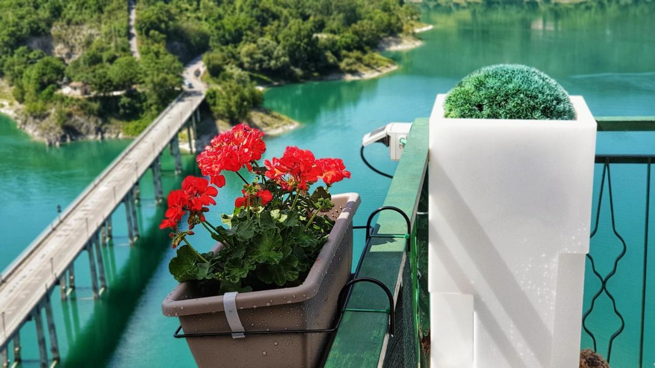 La Terrazza Sul Lago Turano Castel di Tora Kültér fotó